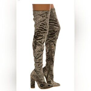 Cape Robbin Paw Womens 8.5 Olive Velvet Stretchy Thigh High Fashion boots
